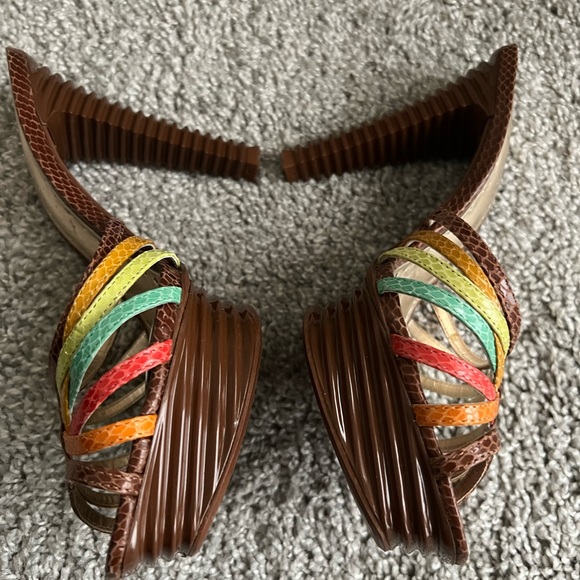 BCBG Girls Snake Print Multicolor Ribbed Heel Platform Sandals - Picture 5 of 10